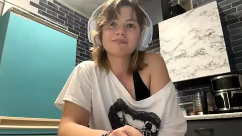 I am Lee ntmu Lets hit 10 Thumbs Up together online show from June 2026 06:27:01 PM