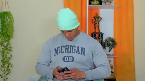 Snapshot of kale_tomson chatting on December 2024 12:27:01 PM kale thomson online show from December 2024 12:27:01 PM