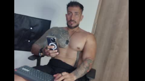 Snapshot of kaleth_price chatting on March 2025 03:55:02 AM Kaleth Price online show from March 2025 03:55:02 AM