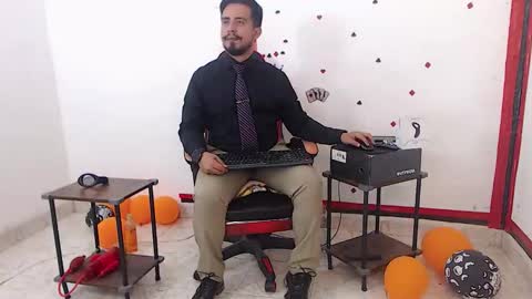 Kaleth online show from November 2025 02:43:01 AM