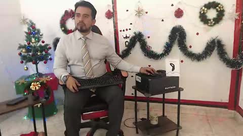 Kaleth online show from December 2025 10:36:01 PM