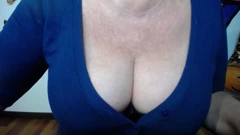 KamaliaSim online show from October 2025 06:32:02 PM