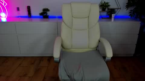 kamilahot25 online show from October 2025 06:52:01 PM