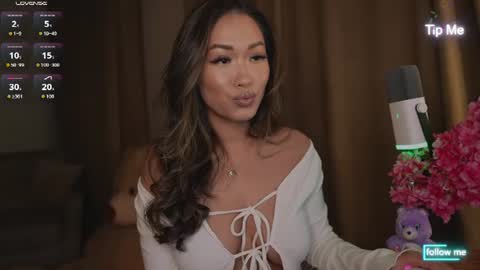 Snapshot of kamilee__xo chatting on June 2026 06:56:01 PM kamilee__xo online show from June 2026 06:56:01 PM
