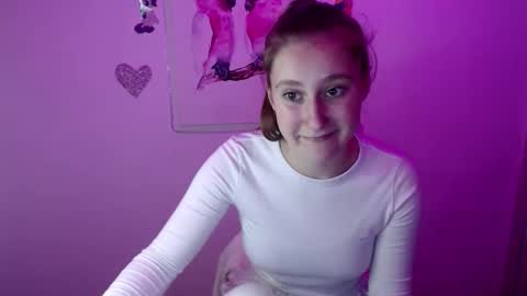Snapshot of kamilla_love_ chatting on September 2025 02:40:01 PM kamilla_love_ online show from September 2025 02:40:01 PM