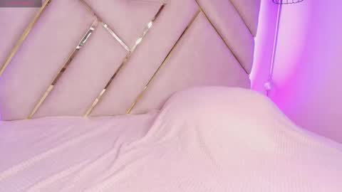 Cami online show from September 2025 12:05:01 PM