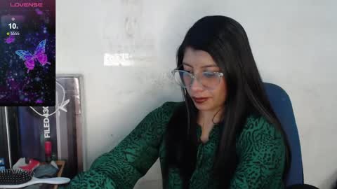 Snapshot of kanroji_mitsuri_11 chatting on December 2024 08:14:02 PM Sanctuary online show from December 2024 08:14:02 PM