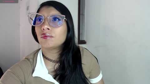 Snapshot of kanroji_mitsuri_11 chatting on October 2025 08:43:02 PM Sanctuary online show from October 2025 08:43:02 PM