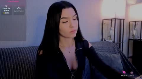 Snapshot of kara_life chatting on December 2025 01:47:02 AM kara_life online show from December 2025 01:47:02 AM