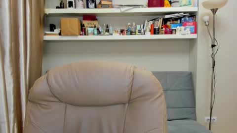 Snapshot of kara_smith_ chatting on October 2025 11:47:02 PM Kara. Off from 15th till 24th of December online show from October 2025 11:47:02 PM