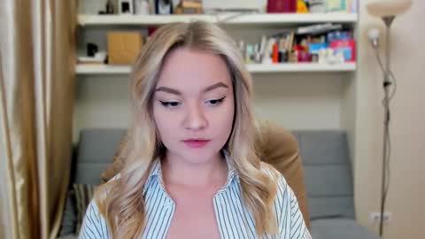 Snapshot of kara_smith_ chatting on October 2025 09:02:01 PM Kara. Off from 15th till 24th of December online show from October 2025 09:02:01 PM