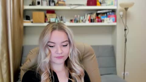 Snapshot of kara_smith_ chatting on October 2025 10:37:01 PM Kara. Off from 15th till 24th of December online show from October 2025 10:37:01 PM