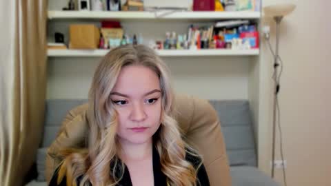 Snapshot of kara_smith_ chatting on November 2025 11:10:02 PM Kara. Off from 15th till 24th of December online show from November 2025 11:10:02 PM