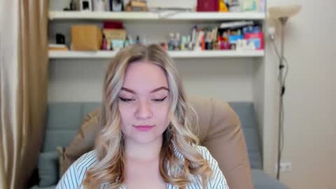 Snapshot of kara_smith_ chatting on November 2025 12:55:01 AM Kara. Off from 15th till 24th of December online show from November 2025 12:55:01 AM