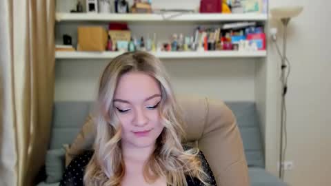 Snapshot of kara_smith_ chatting on November 2025 11:36:02 PM Kara. Off from 15th till 24th of December online show from November 2025 11:36:02 PM