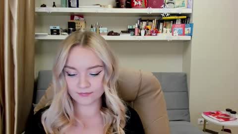 Snapshot of kara_smith_ chatting on January 2026 10:04:01 PM Kara. Off from 15th till 24th of December online show from January 2026 10:04:01 PM