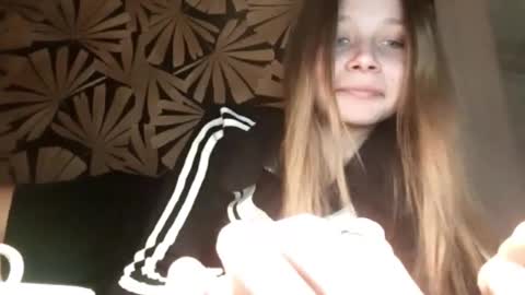 Snapshot of karaescorcia chatting on December 2025 06:36:02 PM Ria online show from December 2025 06:36:02 PM