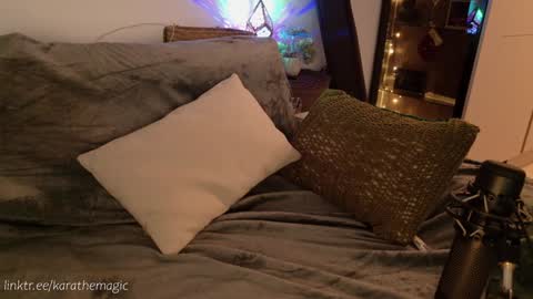 I am here around 5am GMT karathemagic online show from February 2025 04:03:01 AM