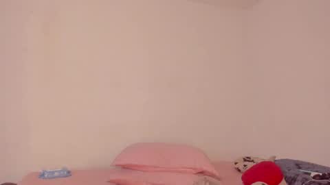 Snapshot of karely_laurent chatting on May 2026 01:58:02 AM karely_laurent online show from May 2026 01:58:02 AM
