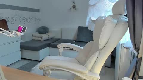 karen0092 online show from March 2026 12:00:01 PM