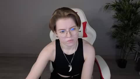 Snapshot of karen_lxve chatting on March 2026 08:51:01 AM Karen online show from March 2026 08:51:01 AM