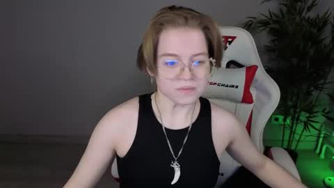 Snapshot of karen_lxve chatting on March 2026 01:43:02 AM Karen online show from March 2026 01:43:02 AM