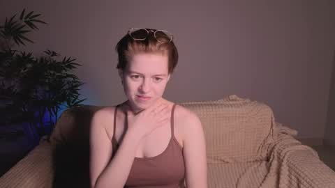 Snapshot of karen_lxve chatting on April 2026 02:06:01 AM Karen online show from April 2026 02:06:01 AM