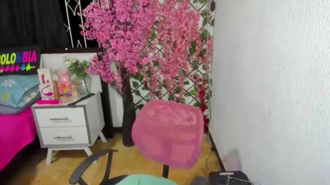 Karen online show from October 2025 03:46:02 AM