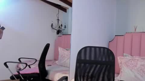 Karen online show from October 2025 11:54:02 AM