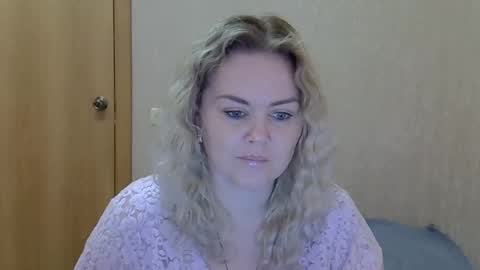 karennelsonx online show from April 2026 12:29:02 PM