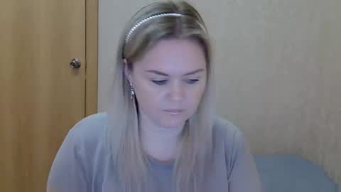 karennelsonx online show from April 2026 10:53:02 AM