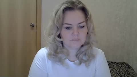 karennelsonx online show from May 2026 09:15:02 AM