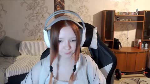 Lisa Backler online show from September 2025 04:21:02 PM