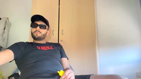 karim03larbi online show from January 2025 01:06:02 PM