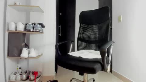 Snapshot of karimthompson chatting on February 2026 10:59:01 AM Karim online show from February 2026 10:59:01 AM