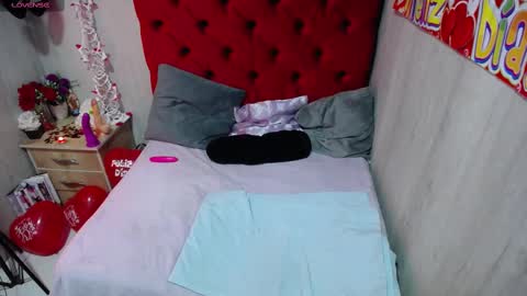 Snapshot of karina__milf chatting on September 2025 08:19:01 PM KARINA MILF online show from September 2025 08:19:01 PM