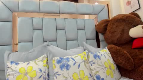 Karina online show from November 2025 12:49:01 PM