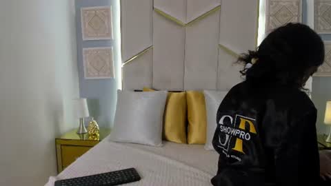 karinaacox online show from June 2026 12:09:02 PM