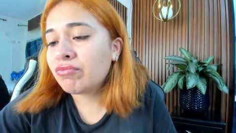 karinasanchezz online show from October 2025 12:32:01 AM