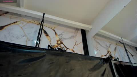 KarinaSimonz online show from December 2025 09:00:01 PM