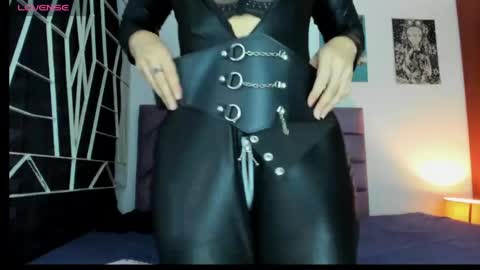 KARINNA  RAVEN online show from May 2026 02:09:02 AM