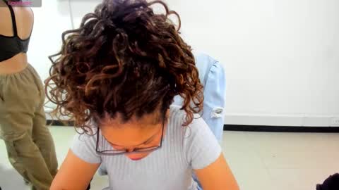 karla_cg online show from December 2025 02:47:02 PM