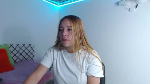 Snapshot of karla_charloby chatting on September 2025 01:25:02 PM Karla online show from September 2025 01:25:02 PM