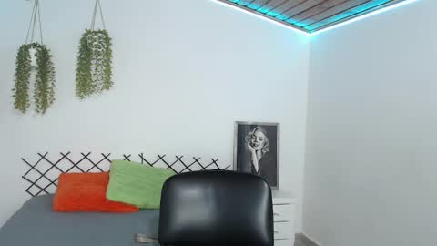 Snapshot of karla_charloby chatting on September 2025 01:48:02 PM Karla online show from September 2025 01:48:02 PM