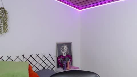 Snapshot of karla_charloby chatting on September 2025 02:11:01 PM Karla online show from September 2025 02:11:01 PM