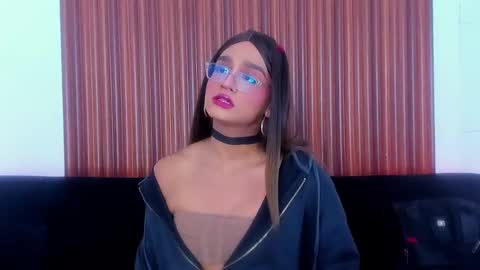 Snapshot of karla_dior chatting on February 2025 06:15:02 AM DIOR online show from February 2025 06:15:02 AM