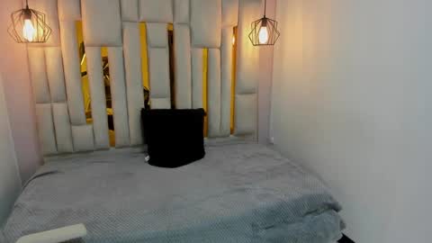 Karla  online show from January 2025 11:04:02 AM