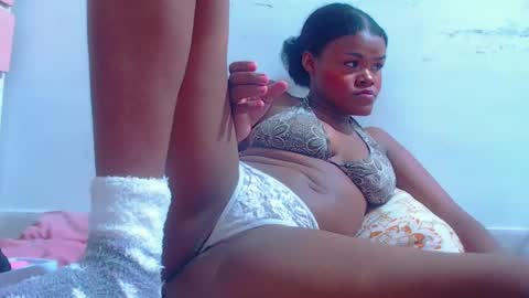 Snapshot of karla_latina_28 chatting on September 2025 09:00:01 AM karla latina 28 online show from September 2025 09:00:01 AM