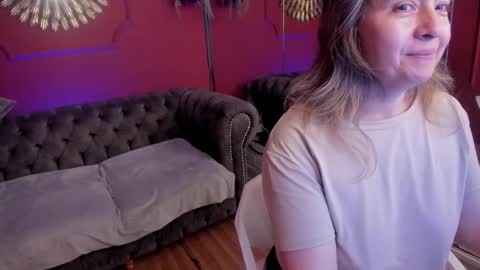 Snapshot of karlaa_evanss chatting on November 2025 03:28:01 AM carla online show from November 2025 03:28:01 AM