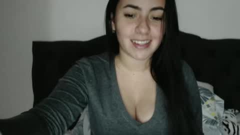 Snapshot of karlagiraldo140 chatting on March 2025 08:59:01 PM Karla Giraldo online show from March 2025 08:59:01 PM